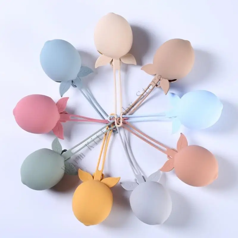 Variedad de colores y formas del porta chupetes de silicona