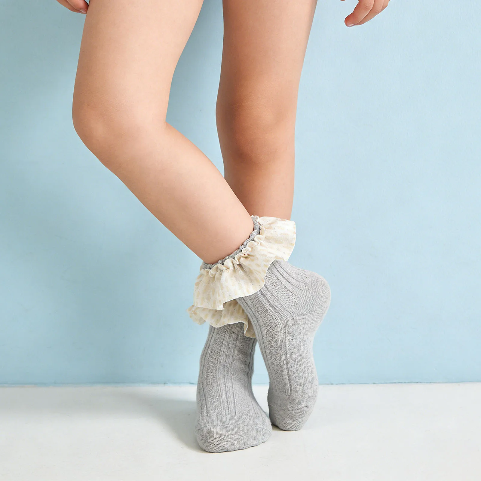 Calcetines de encaje con volantes para bebé niña – suaves transpirables - imagen 4