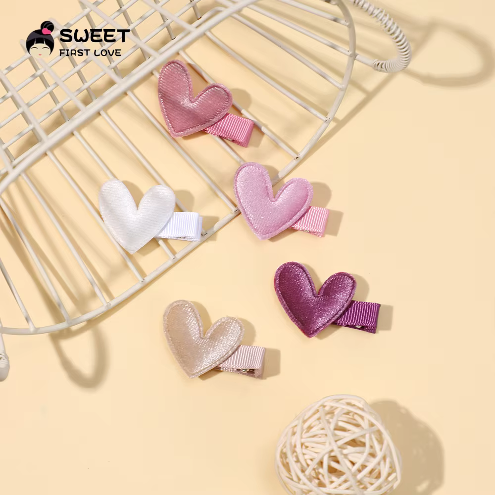Horquillas de corazón en terciopelo suave para niñas – Hechas a mano