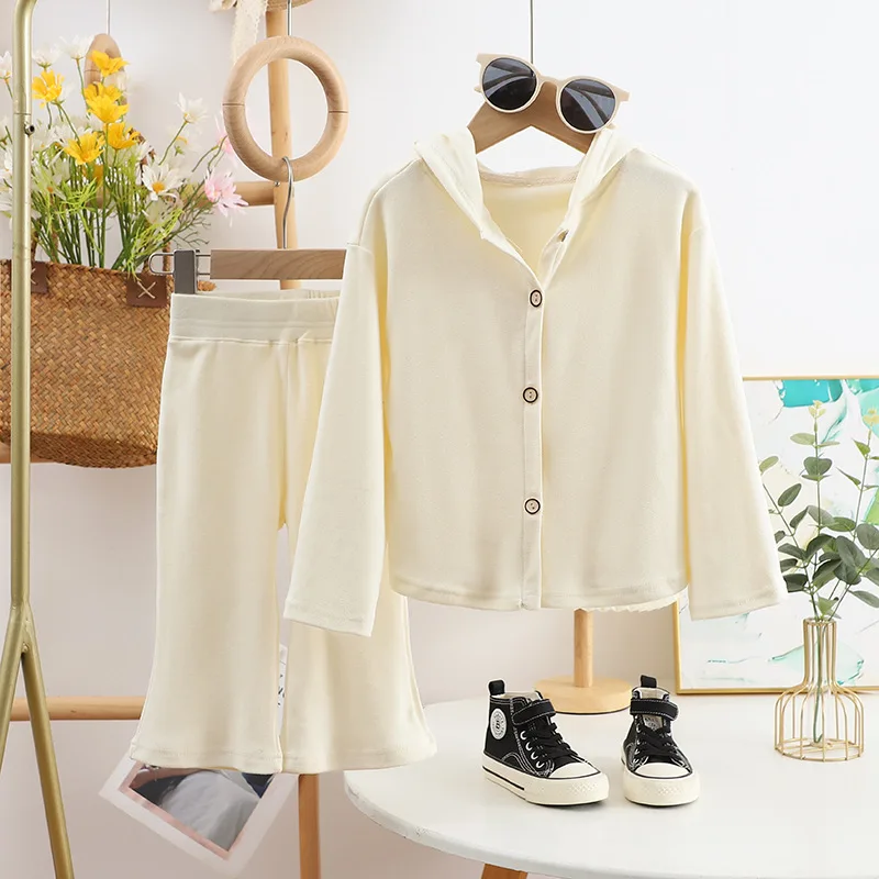 Conjunto infantil con capucha y pantalón acampanado - imagen 3