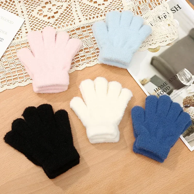 Guantes peludos de invierno para niños – Cálidos y resistentes al frío - imagen 4