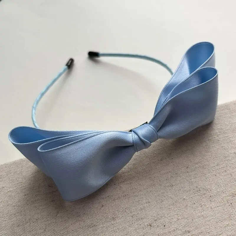 Detalle de la diadema infantil de tela