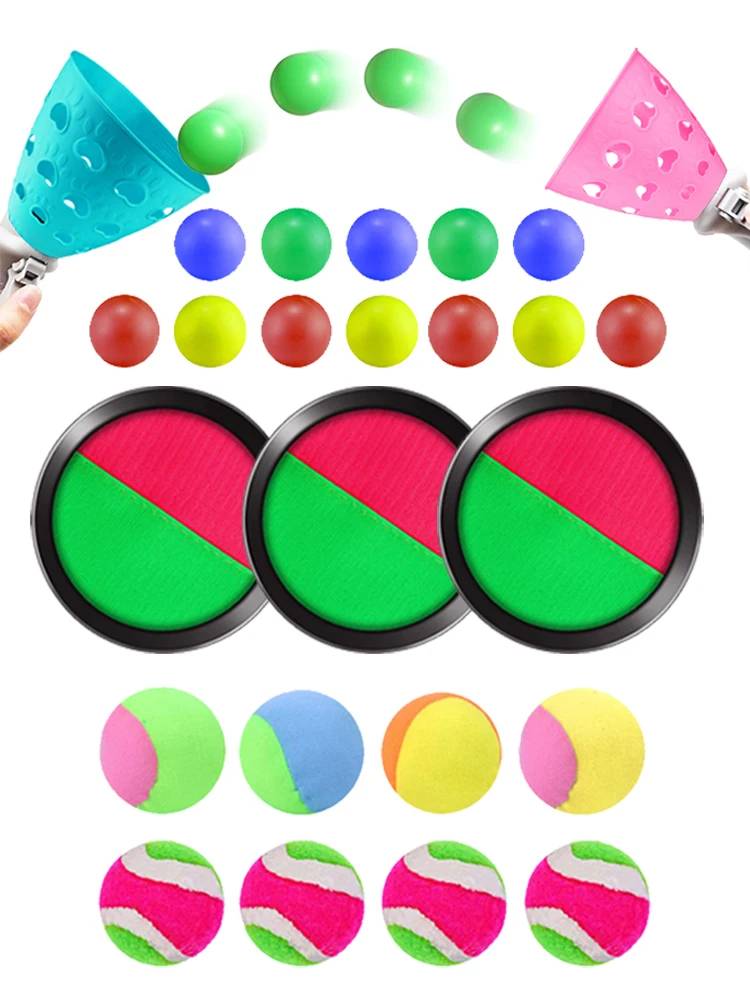 Juego multijugador padre e hijo en playa