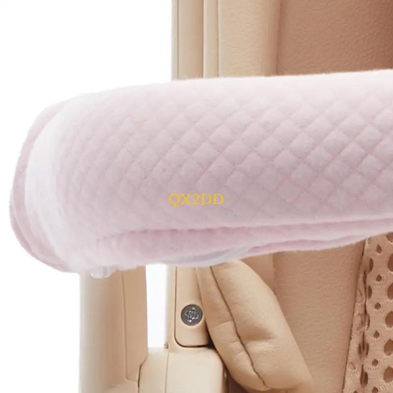 Almohadilla de hombro QX2D Baby Carriae en tono neutro sobre cochecito