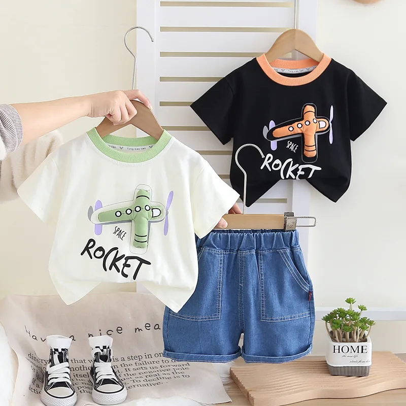 Camiseta y pantalones cortos de algodón para niño