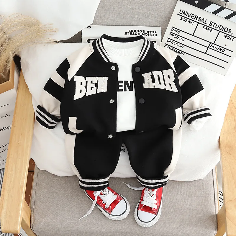 Conjunto deportivo bebé: chaqueta, camiseta y pantalón - primavera - imagen 5