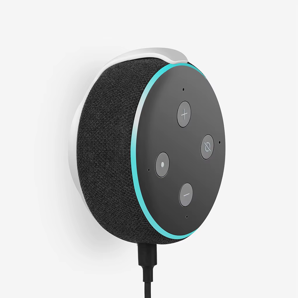 Echo Dot 3 en salón con soporte en pared