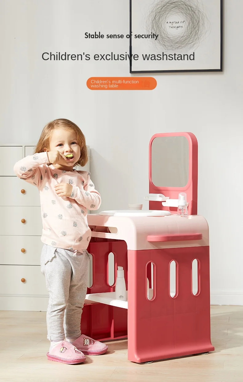 Lavabo infantil ajustable en uso