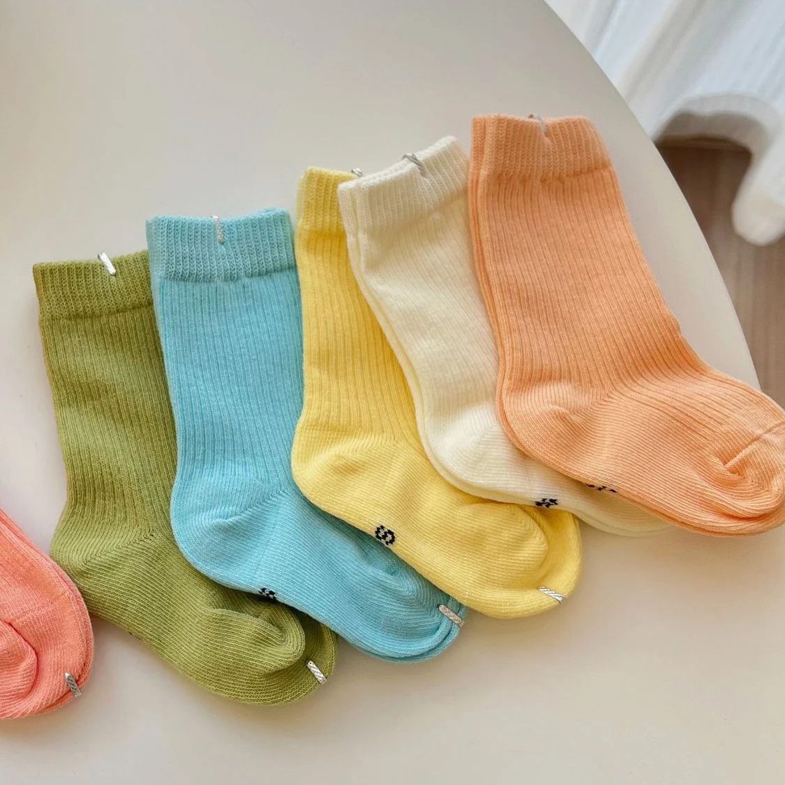 Calcetines largos de algodón para bebé – color caramelo - imagen 2