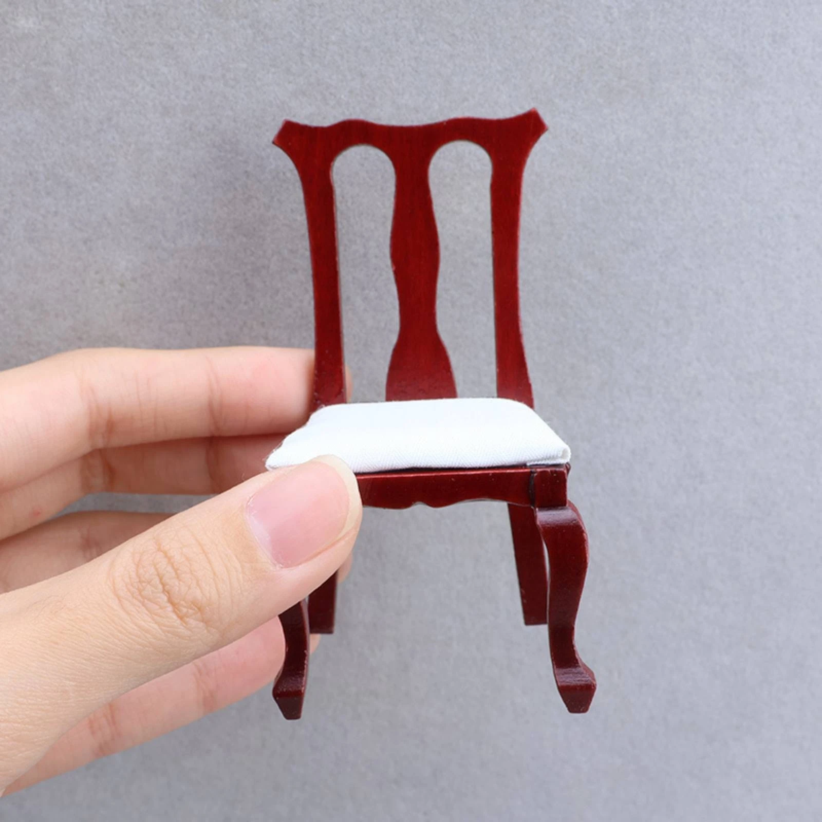 Juego mesa y sillas en madera para casa de muñecas - imagen 2