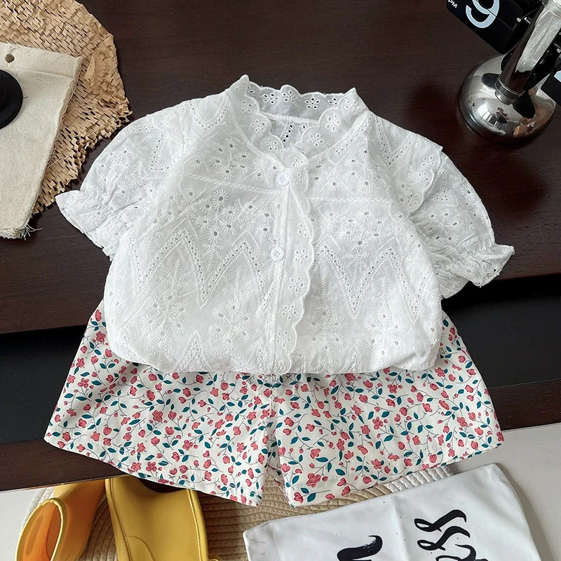 Conjunto de chaleco para niña con pantalón corto encaje