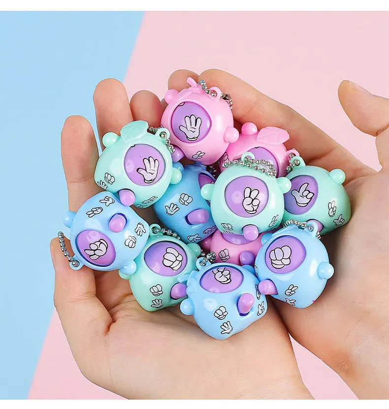 Colgante tipo llavero con diseño de juego