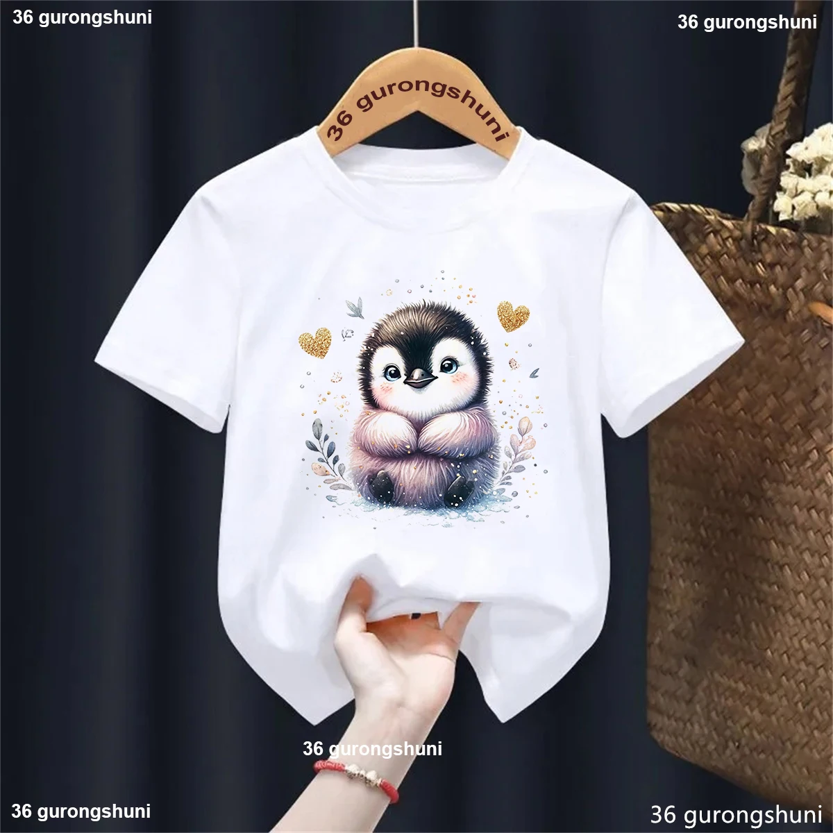 Camiseta infantil pingüino amoroso de verano