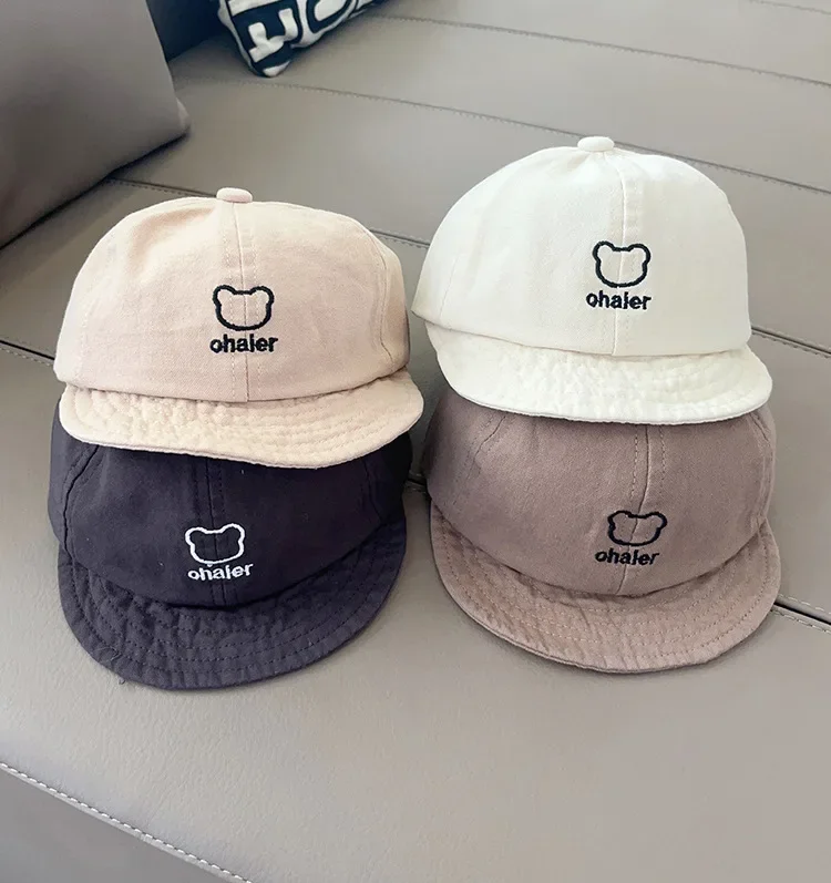 Ropa de bebé con detalle