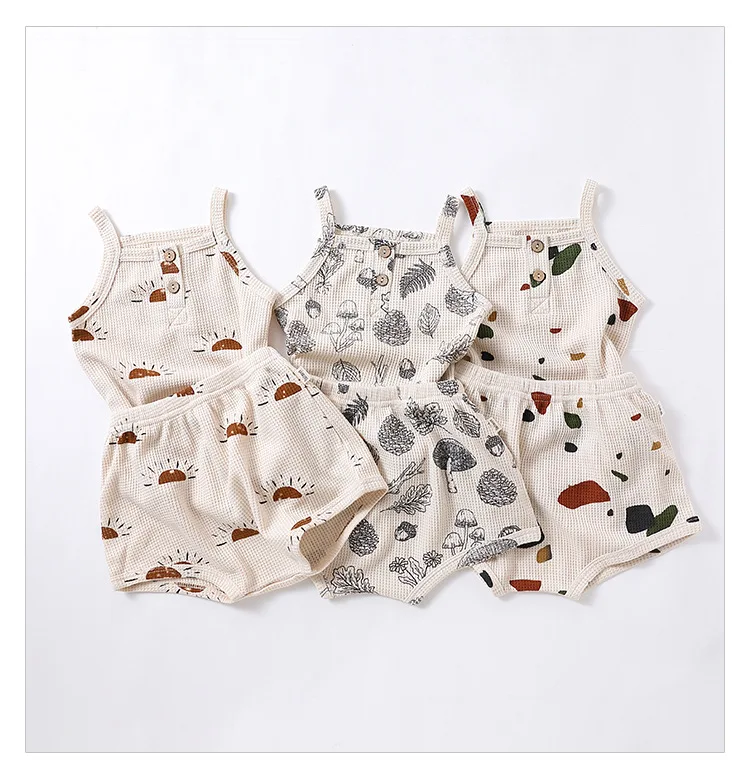 Conjunto infantil de verano en tejido gofre blanco