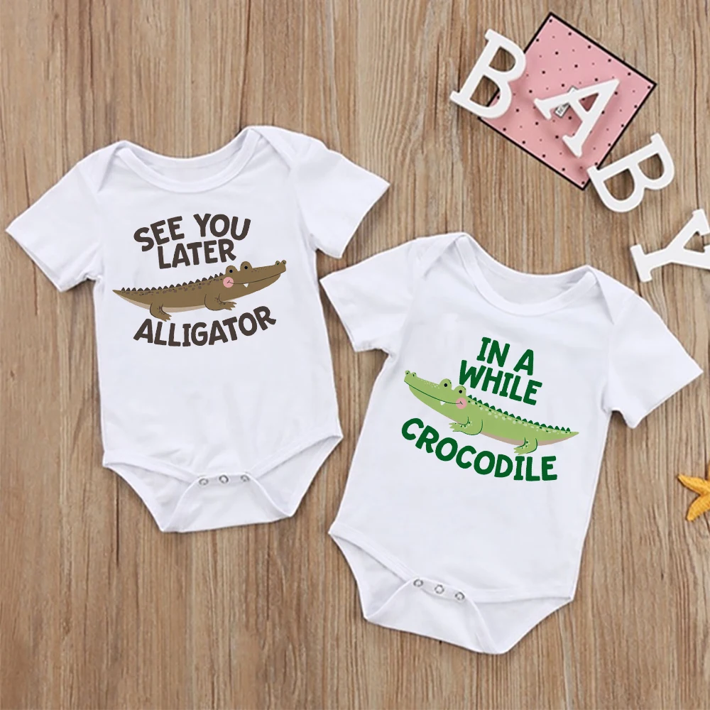 Pelele con estampado de cocodrilo para gemelos - imagen 2
