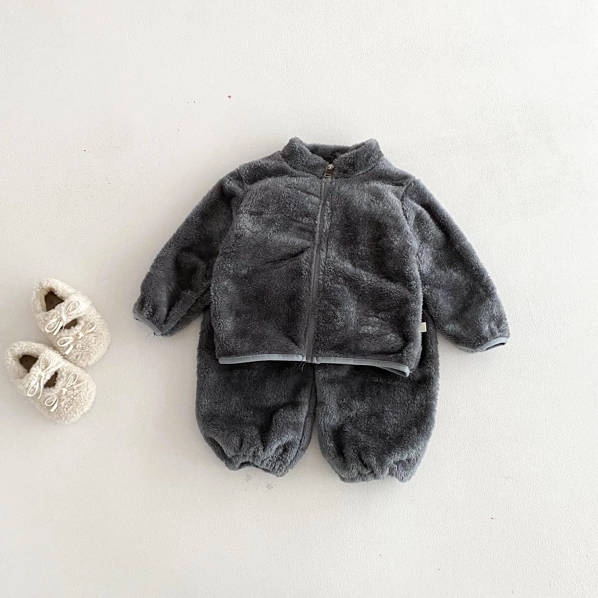 Conjunto bebé de dos piezas de felpa para otoño e invierno - imagen 3