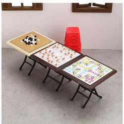 Ajedrez en miniatura con mesa y sillas para casa de muñecas