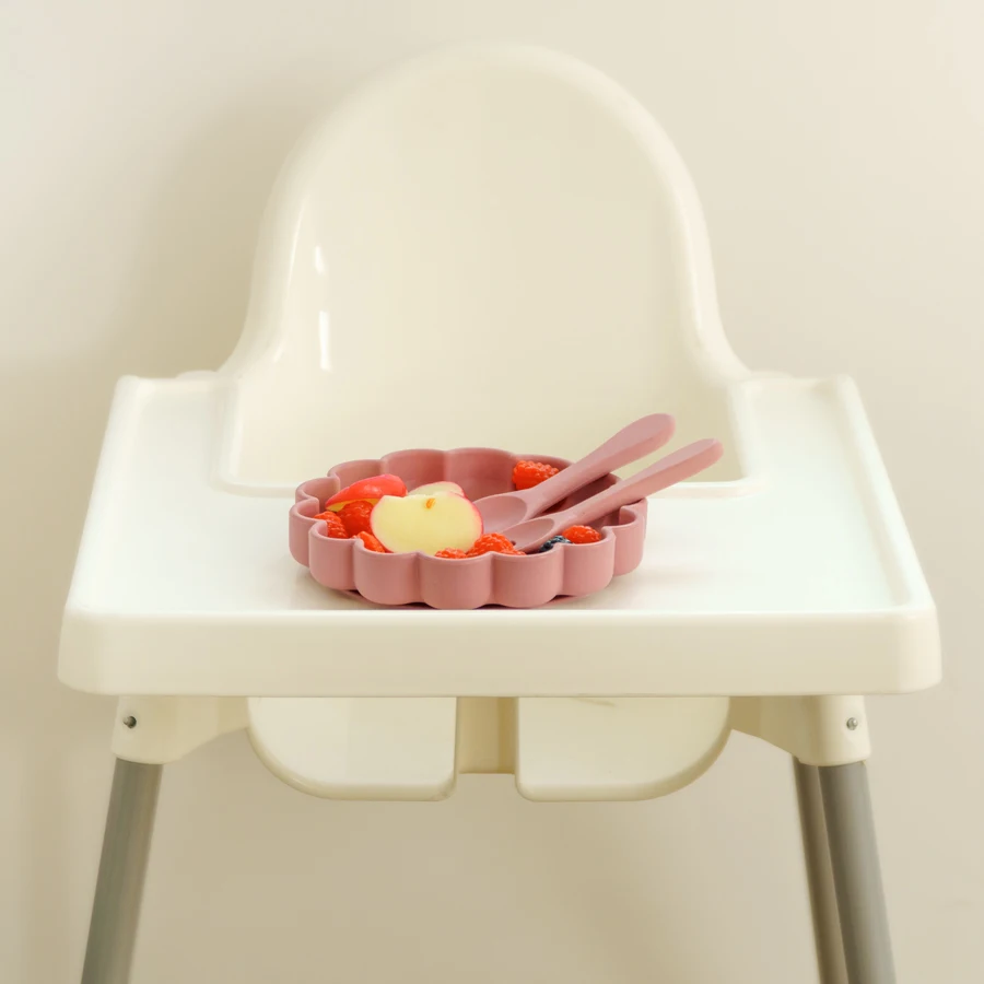 Plato y tazón de silicona para bebé con cucharas - imagen 5