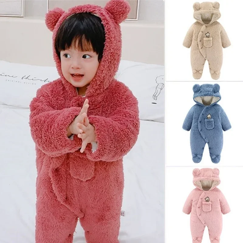 Conjunto bebé de peluche con oso acolchado para invierno