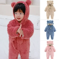 Conjunto bebé de peluche con oso acolchado para invierno