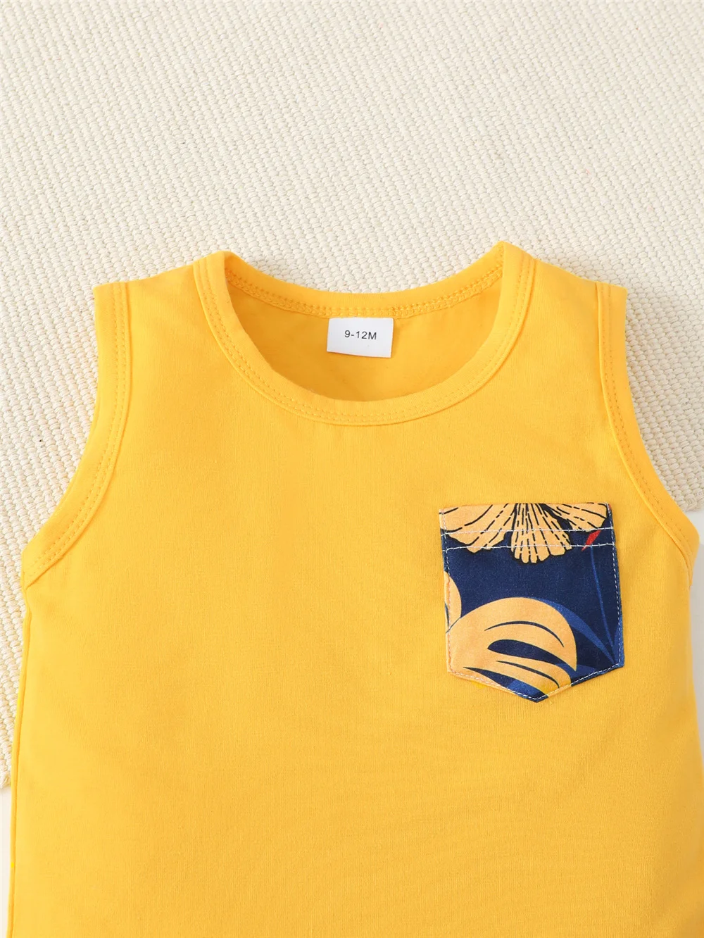 Conjunto de bebé playa con camiseta sin mangas y pantalones cortos - imagen 4