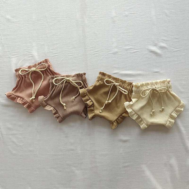 Pantalones cortos bebé bombachos de gofre con volantes – veraniegos - imagen 5