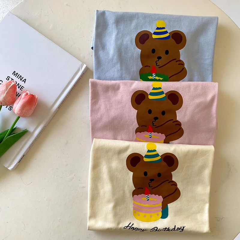 Camiseta infantil con estampado de oso en color claro
