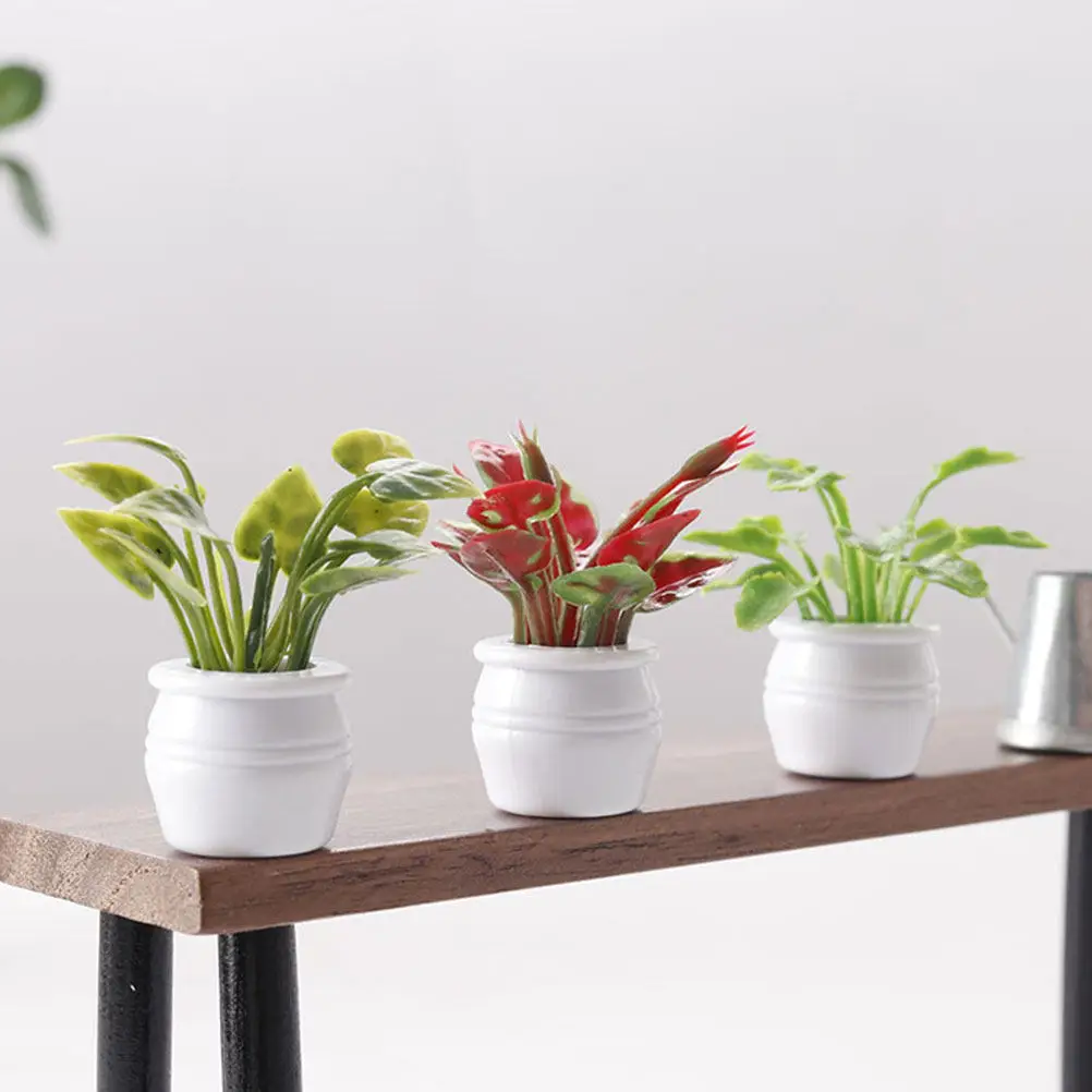 Mini bonsái en maceta realista para micro jardín