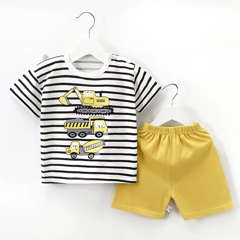 Conjunto de verano infantil: camiseta estampada y pantalón corto - imagen 3