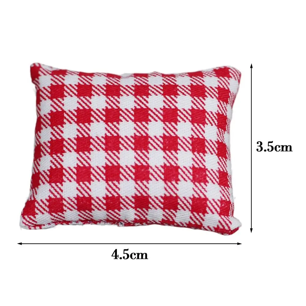 Accesorios para casa de muñecas: mesa madera y cojín sofá - imagen 5