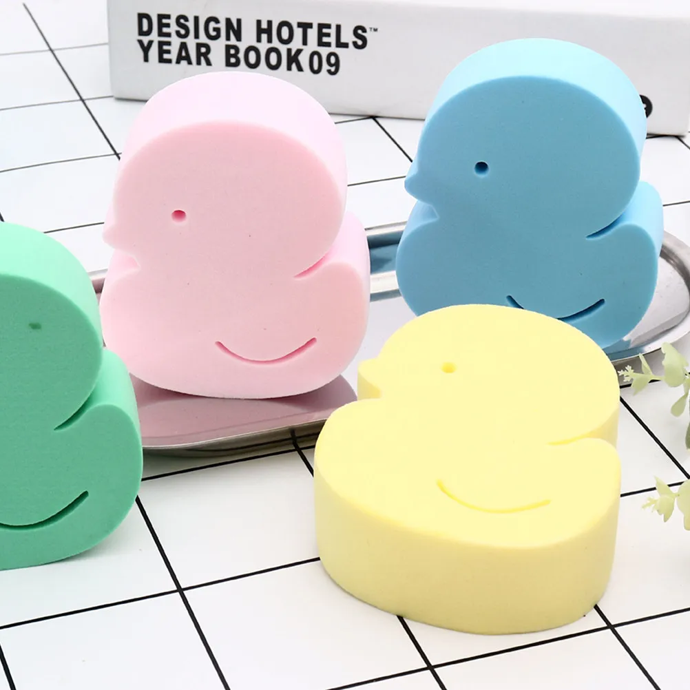 Set de 4 esponjas con variedad de colores y formas