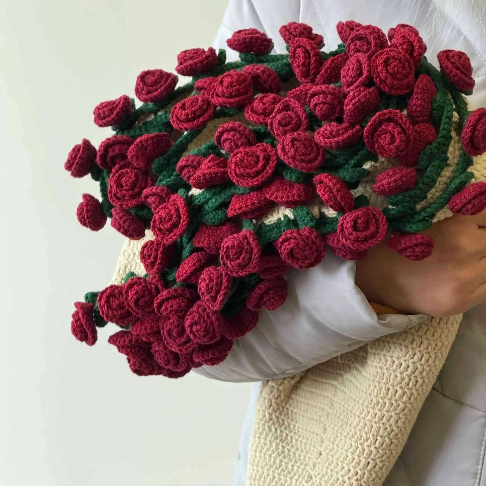 Manta de bebé tejida a mano con rosas en ramo para recién nacido - imagen 5