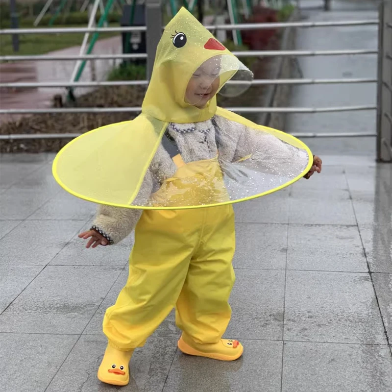 Paraguas impermeable infantil en uso