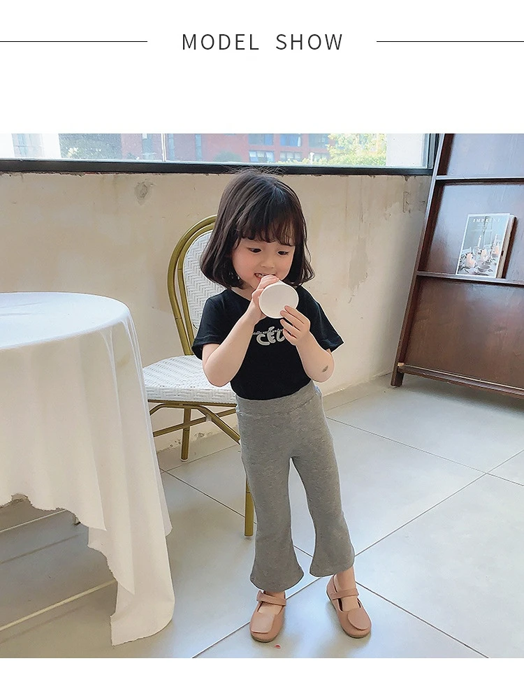 Pantalón fino estilo leggings con abertura sutil
