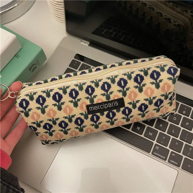 Estuche de lápices floral para niñas – estilo retro para la escuela - imagen 4