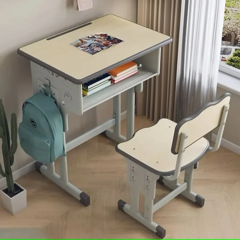 Caja extraíble y ganchos laterales