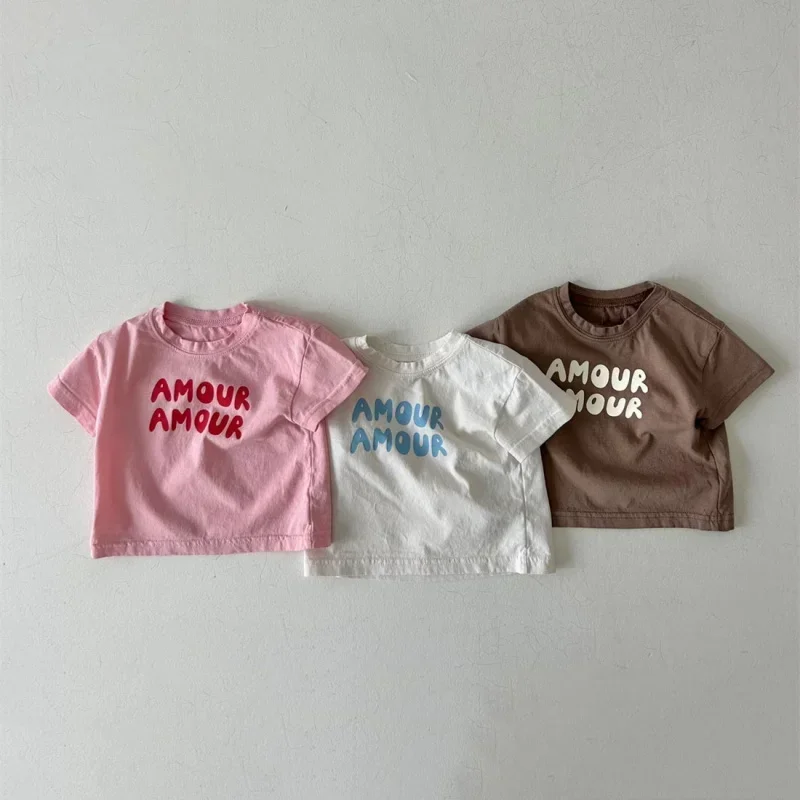 Camiseta de estilo coreano con letras y manga corta