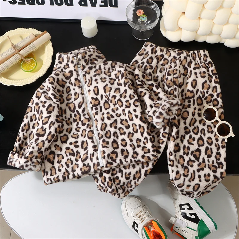 Pantalones de pijama con diseño infantil atractivo