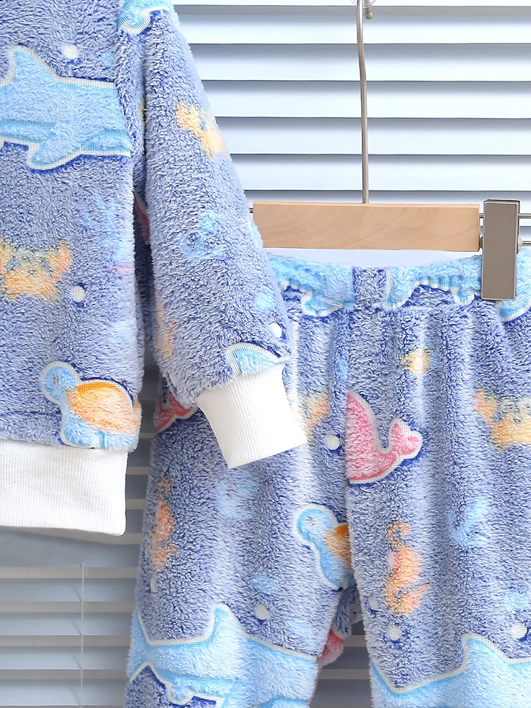 Pijama de invierno de bebé en felpa suave con cierre frontal práctico - imagen 4