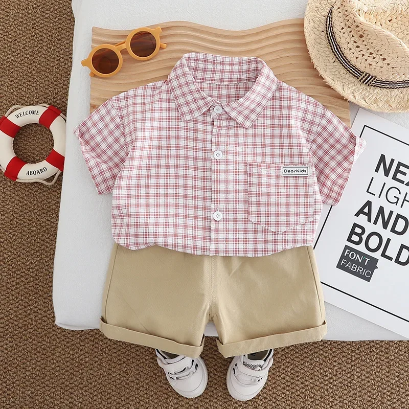 Bebé con conjunto coreano casual