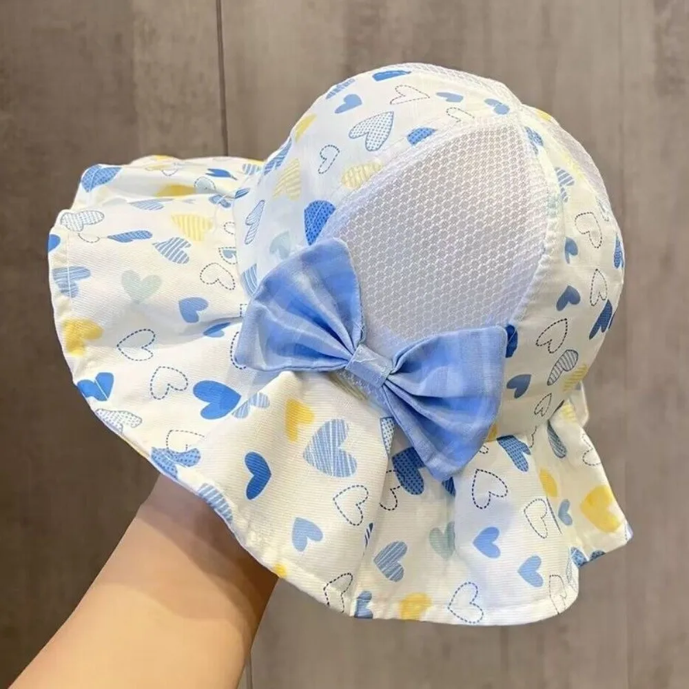 Sombrero con acabado de borde con volantes