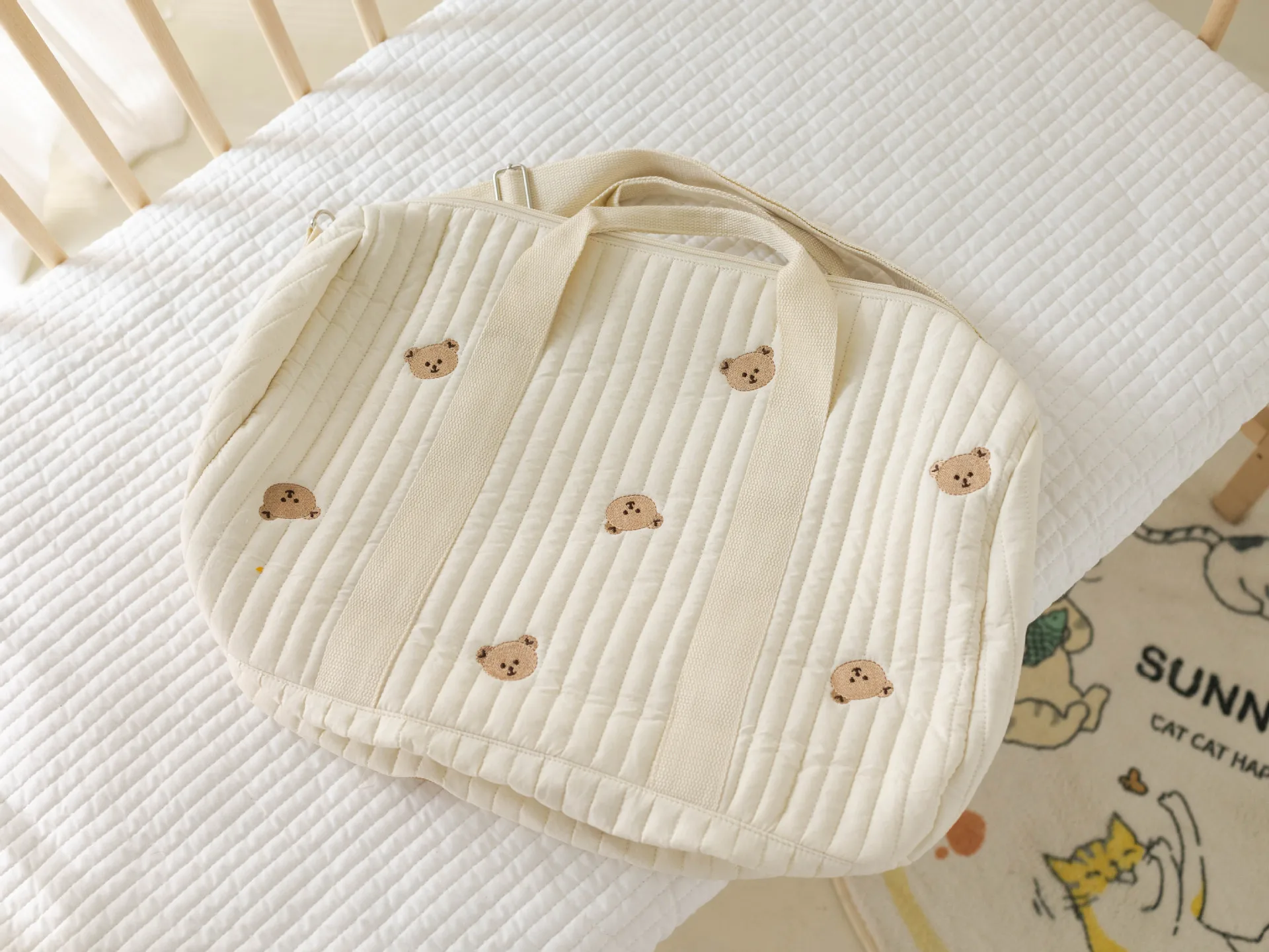 Bolsa de maternidad cerrada con correa