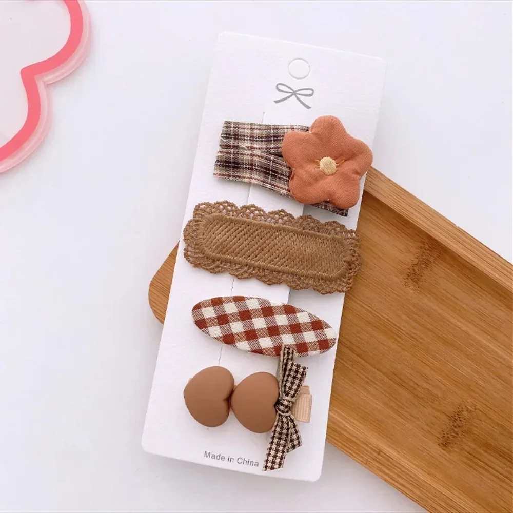Pinzas para el pelo infantiles con diseño de princesa, tono café