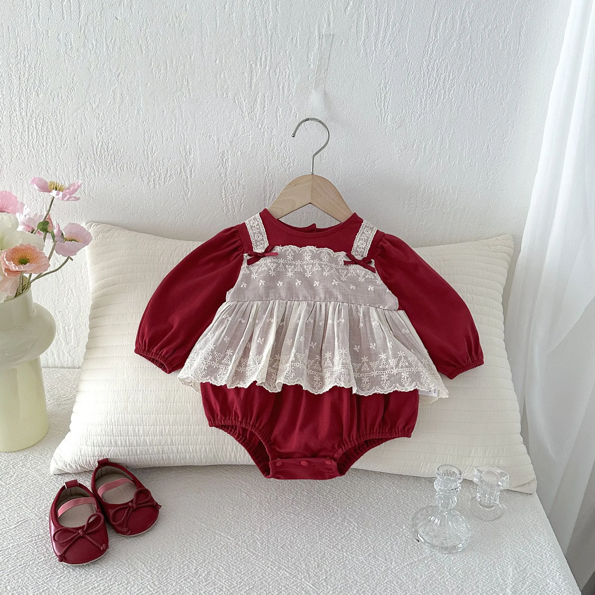 Look coordinado para otoño con body de manga larga