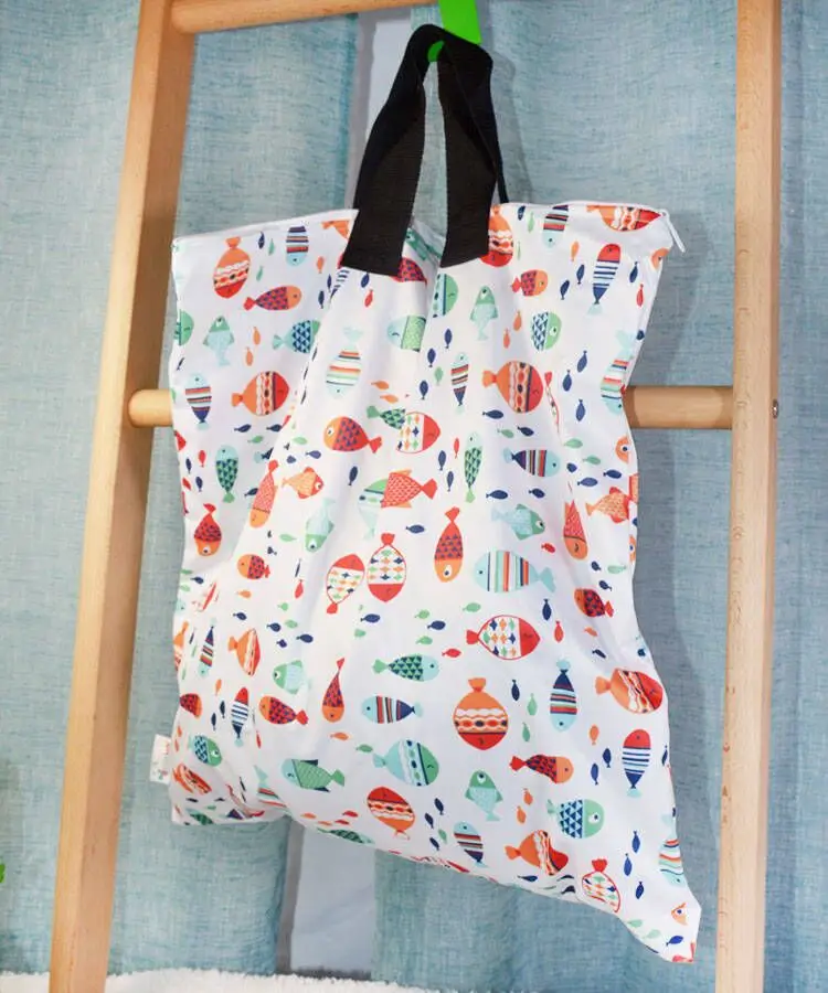 Bolsa impermeable para pañales de tela con cremallera