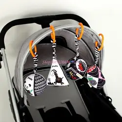 Sonajero coche sensorial blanco y negro para bebés