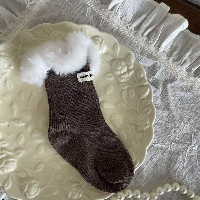 Calcetines peludos de algodón con encaje para otoño e invierno - imagen 5