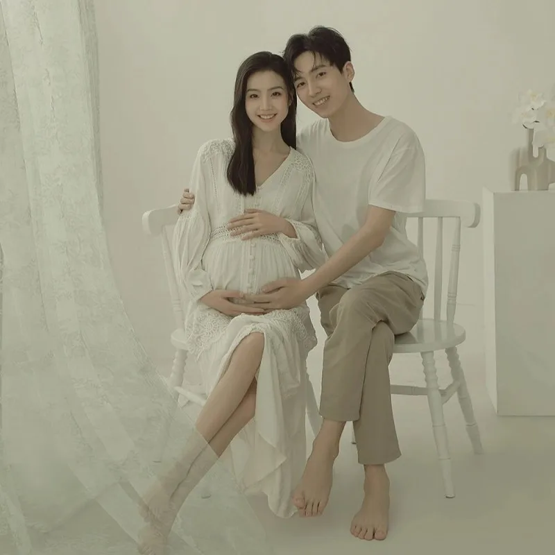 Vestido de maternidad encaje blanco elegante con cuello en V
