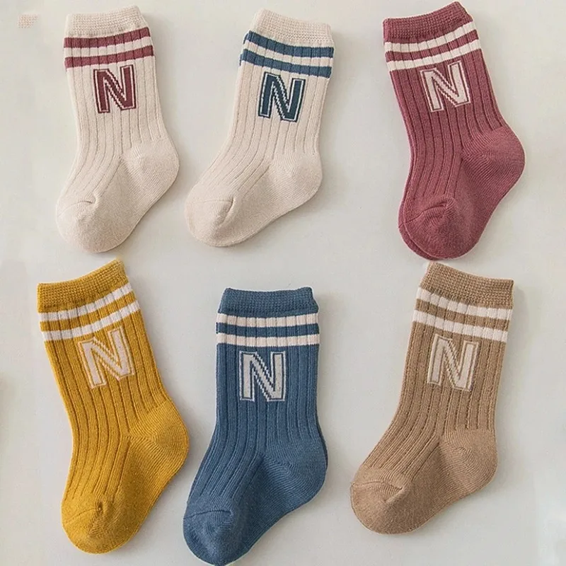 Calcetines de algodón para bebé con letras, suaves en punto tubo medio